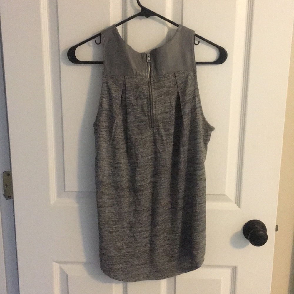 Grey Sleeveless Blouse from Banana Republic - Picture 3 of 3